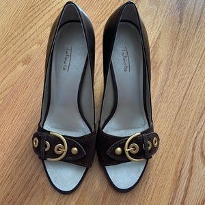 Talbots brown suede and leather pump